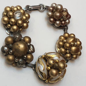 Vintage artist made faux pearl bead bracelet